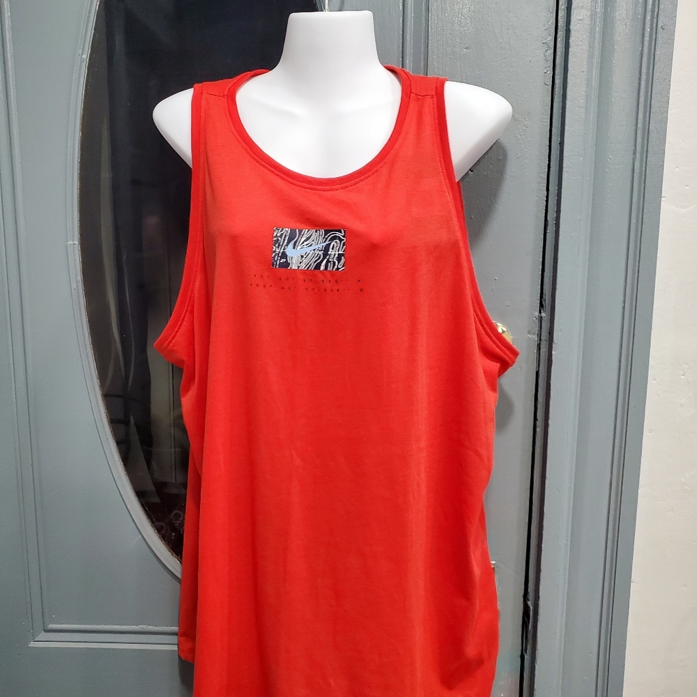 NWT Ladies XXL Nike tank top